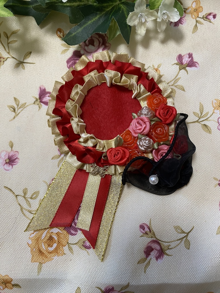 ローズブーケ ロゼット 缶バッジ 赤