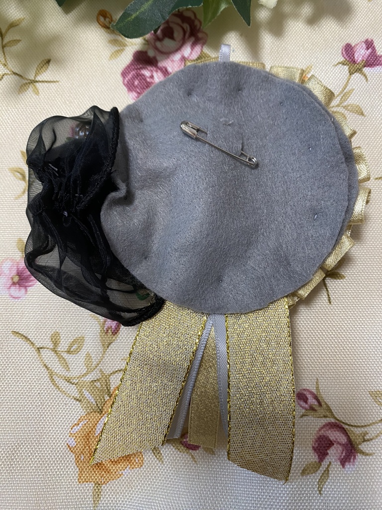 ローズブーケ ロゼット 缶バッジ 灰