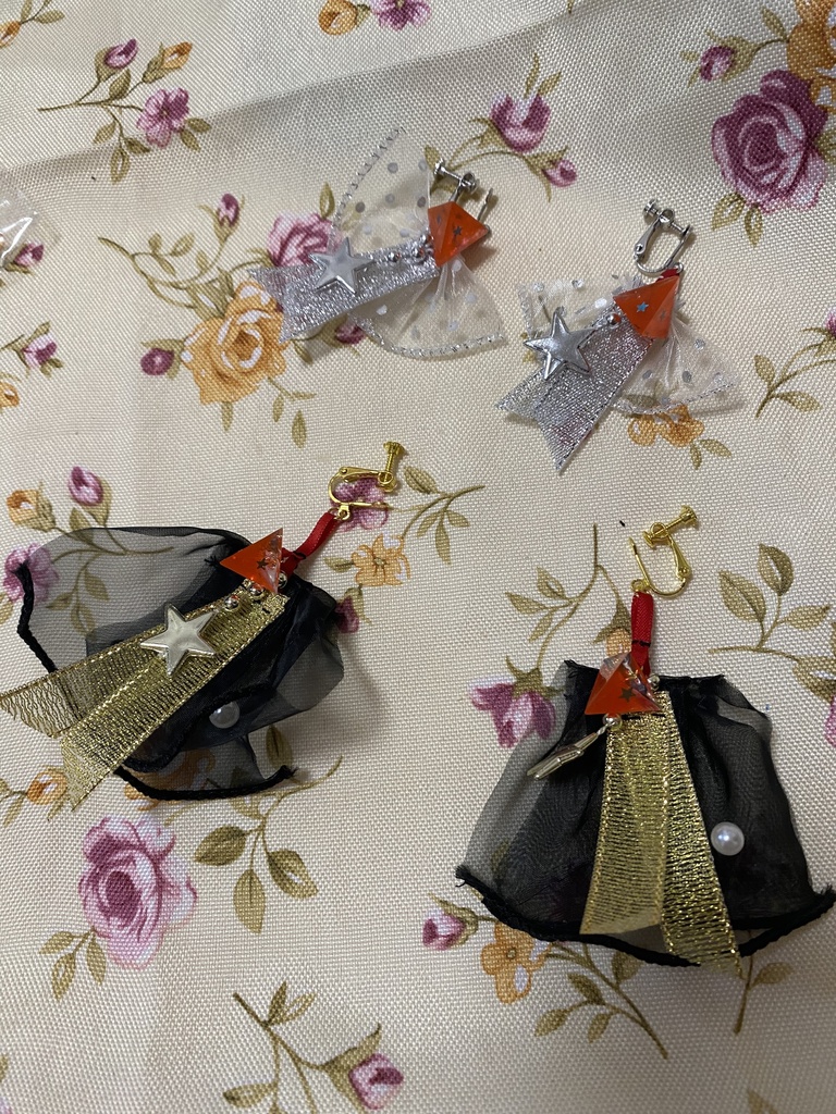 チュールトライアングルレジン 赤