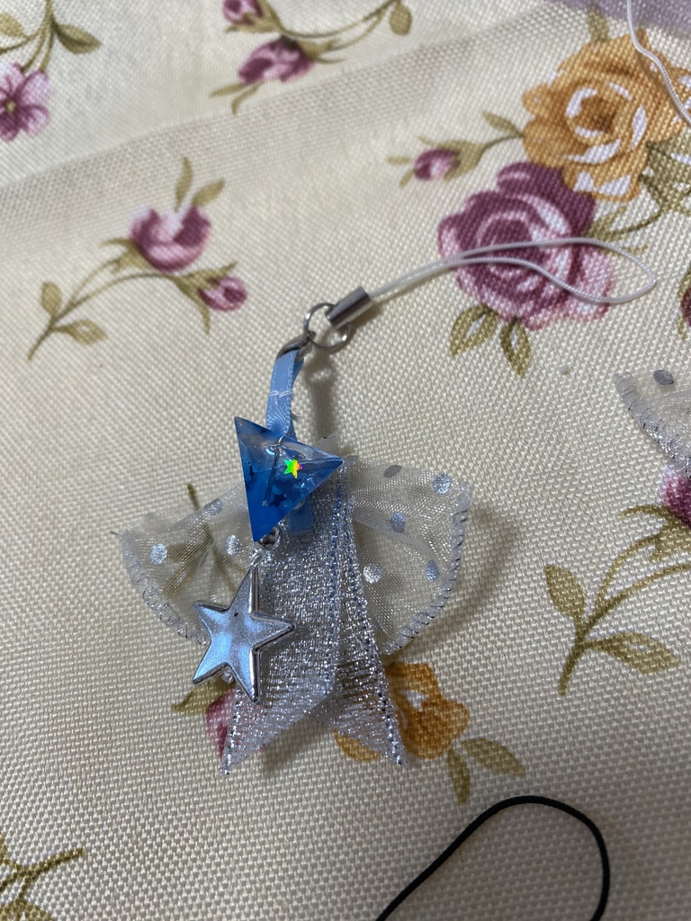 チュールトライアングルレジン 水色