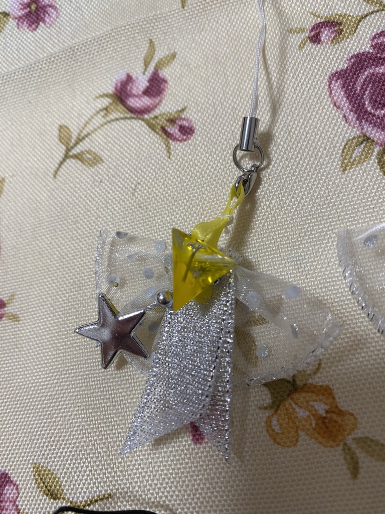 チュールトライアングルレジン 黄色