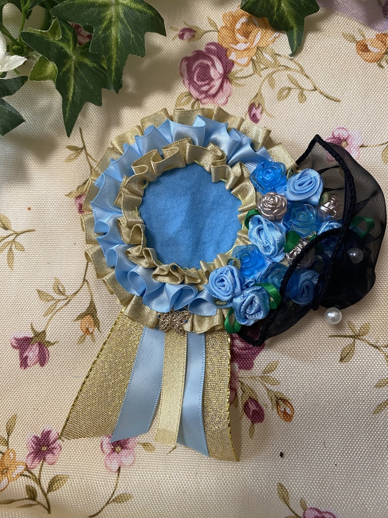 ローズブーケ ロゼット 缶バッジ 水色