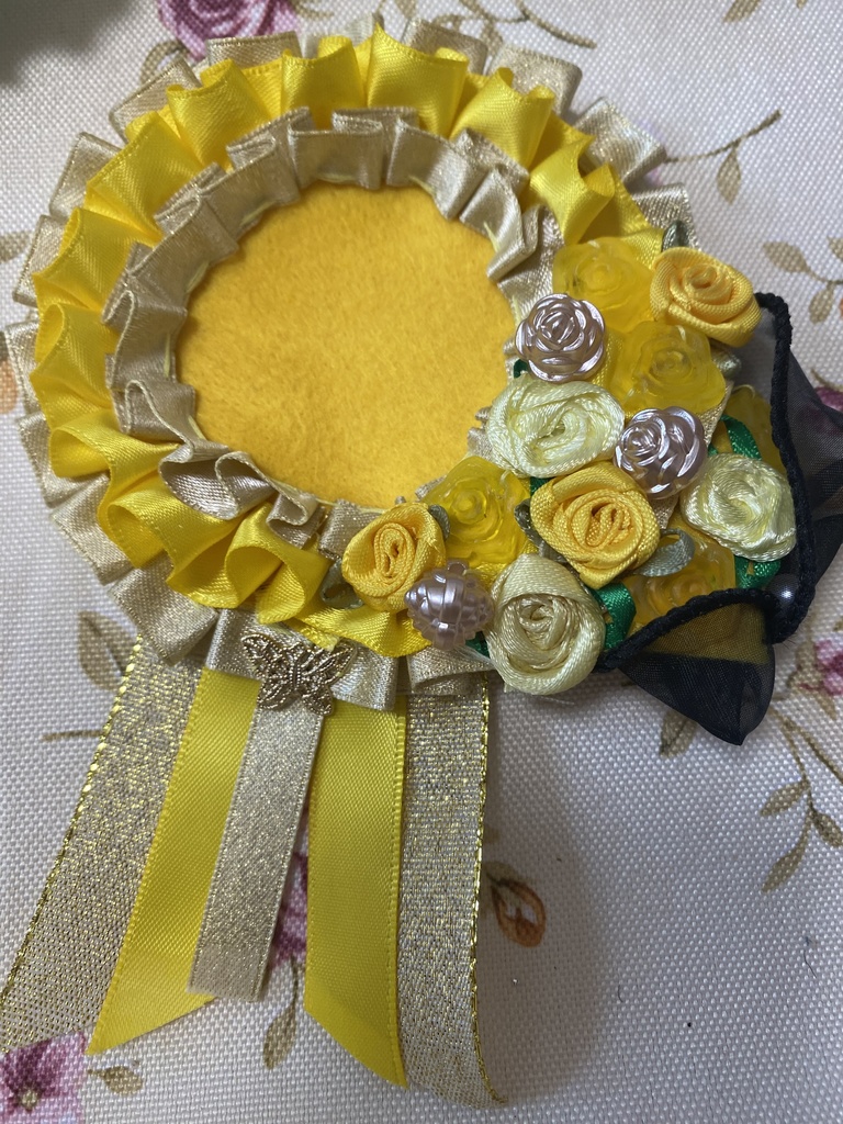 ローズブーケ ロゼット 缶バッジ 黄色