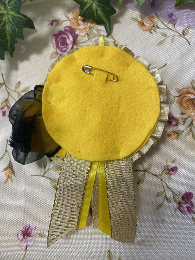 ローズブーケ ロゼット 缶バッジ 黄色