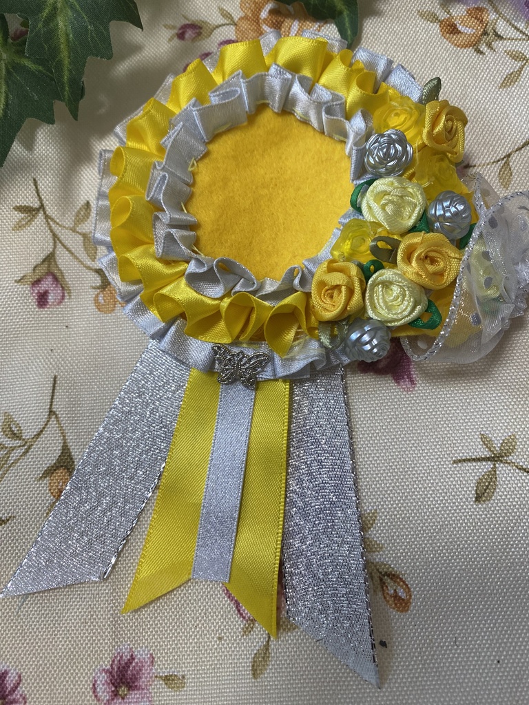 ローズブーケ ロゼット 缶バッジ 黄色