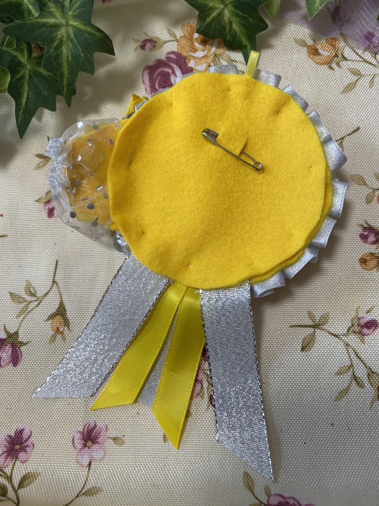 ローズブーケ ロゼット 缶バッジ 黄色
