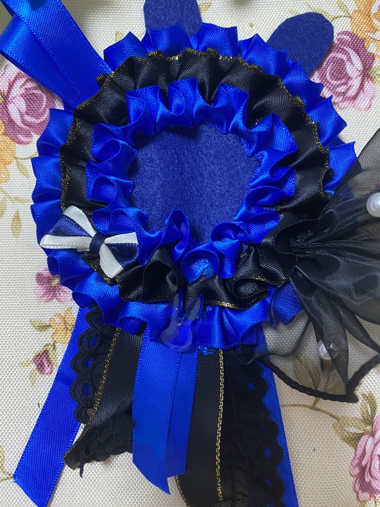 ウサミミロゼット 缶バッジ 青