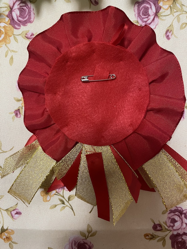 ダブルリボン ロゼット 缶バッジ 赤