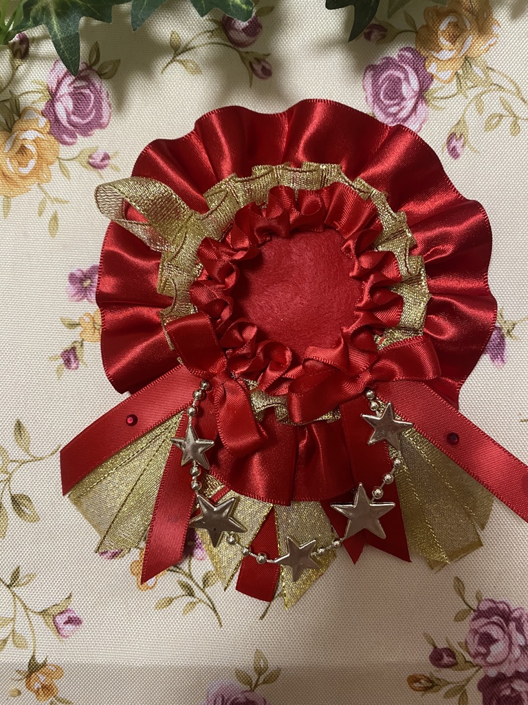 ダブルリボン ロゼット 缶バッジ 赤