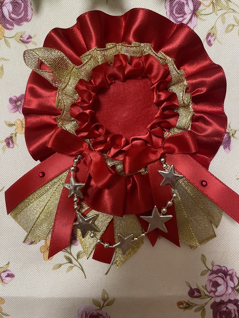 ダブルリボン ロゼット 缶バッジ 赤