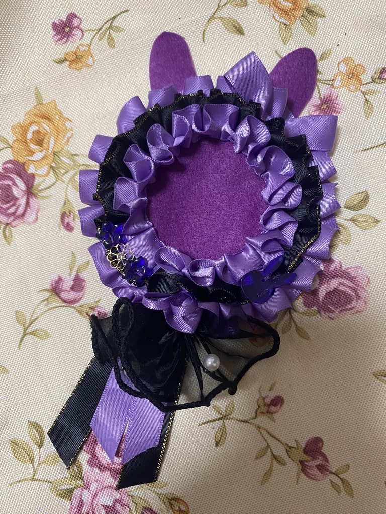 つながるウサミミロゼット 缶バッジ 紫