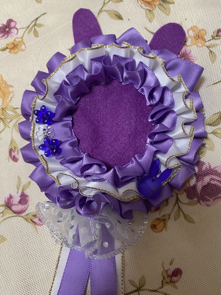 つながるウサミミロゼット 缶バッジ 紫