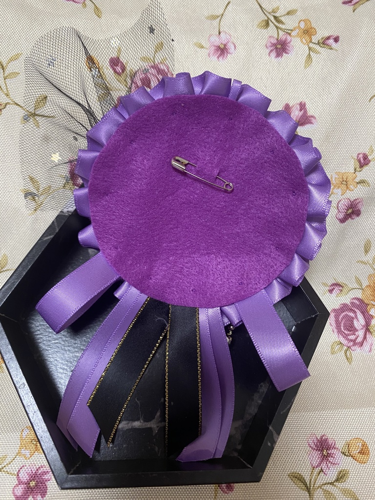 キュートハート ロゼット 缶バッジ 紫