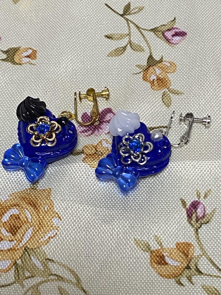 デコハートマカロン ストラップ イヤリング ピアス 青