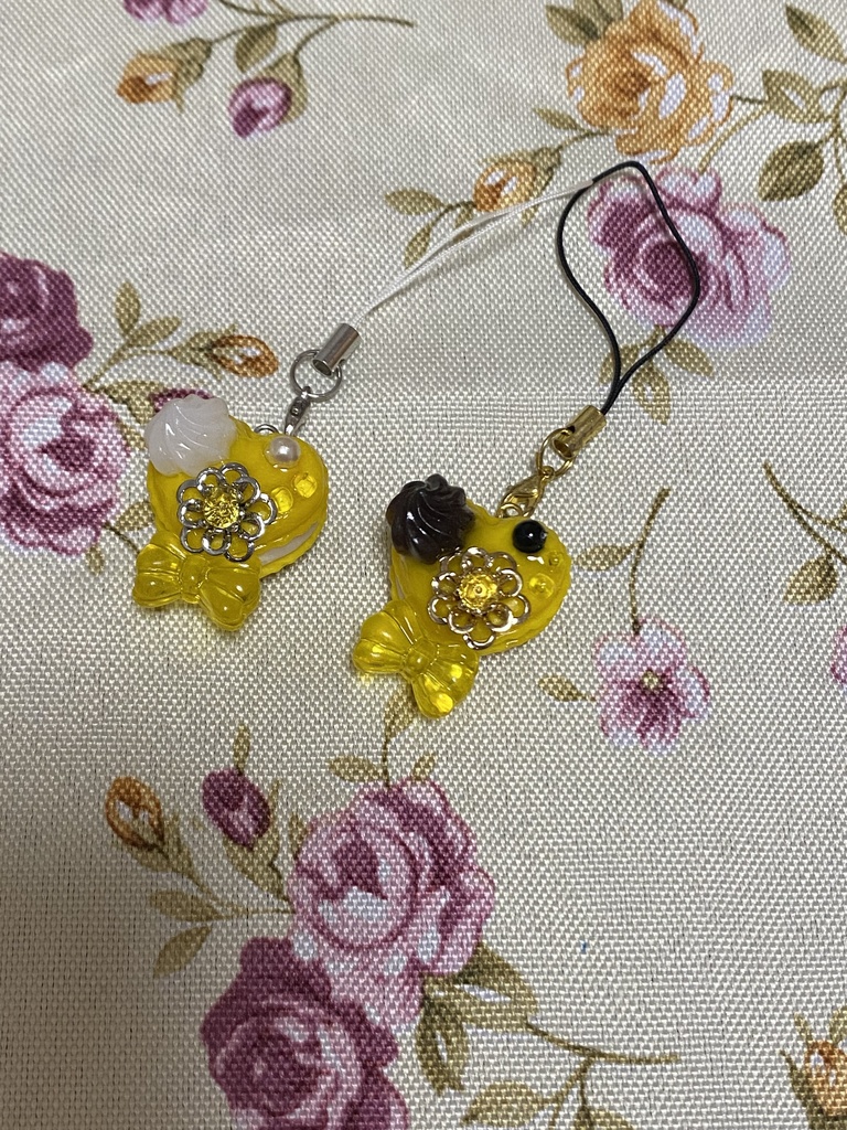 デコハートマカロン ストラップ イヤリング ピアス 黄色