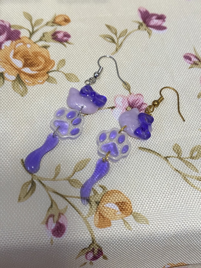 三連チャーム ネコ ストラップ イヤリング ピアス 紫