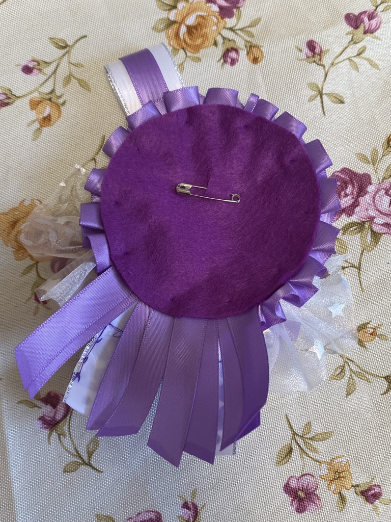 ロイヤルクラウン ロゼット 缶バッジ 紫