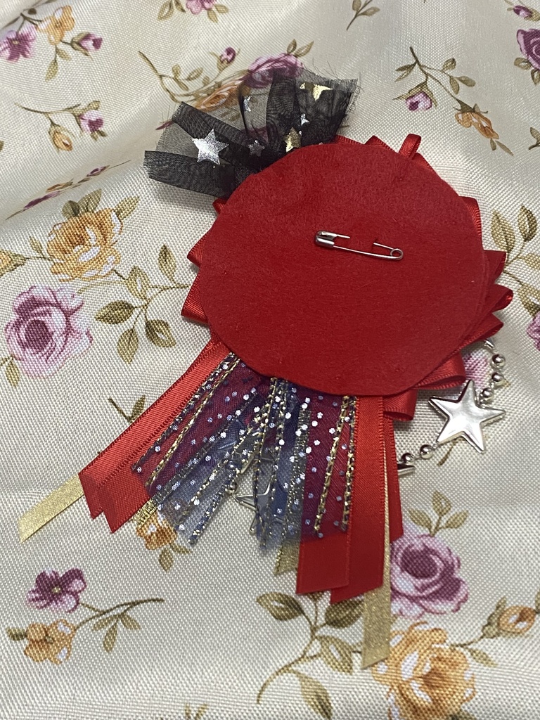 スターゲイザー ロゼット 缶バッジ 赤