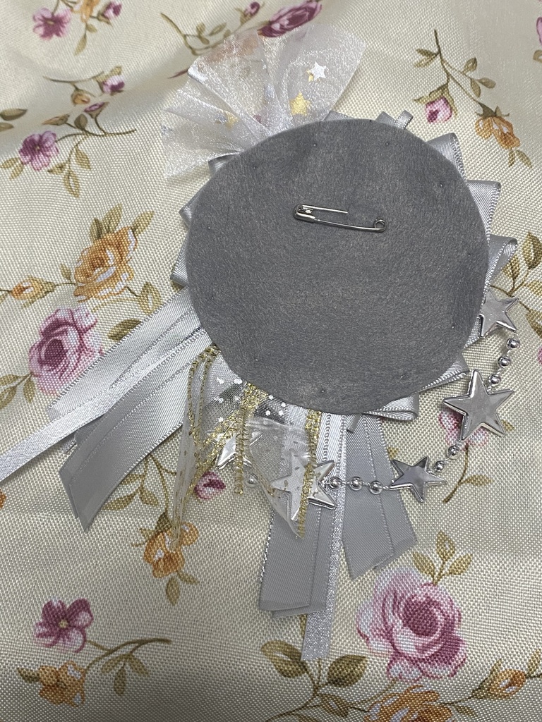 スターゲイザー ロゼット 缶バッジ 灰