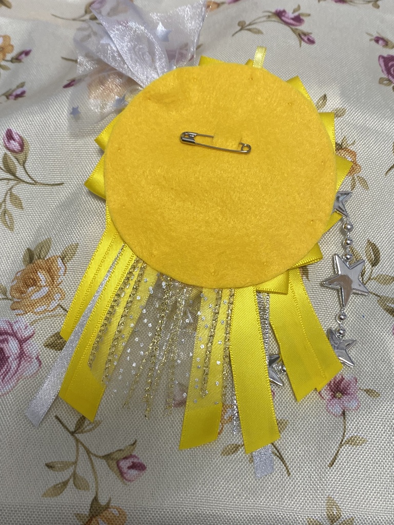 スターゲイザー ロゼット 缶バッジ 黄色