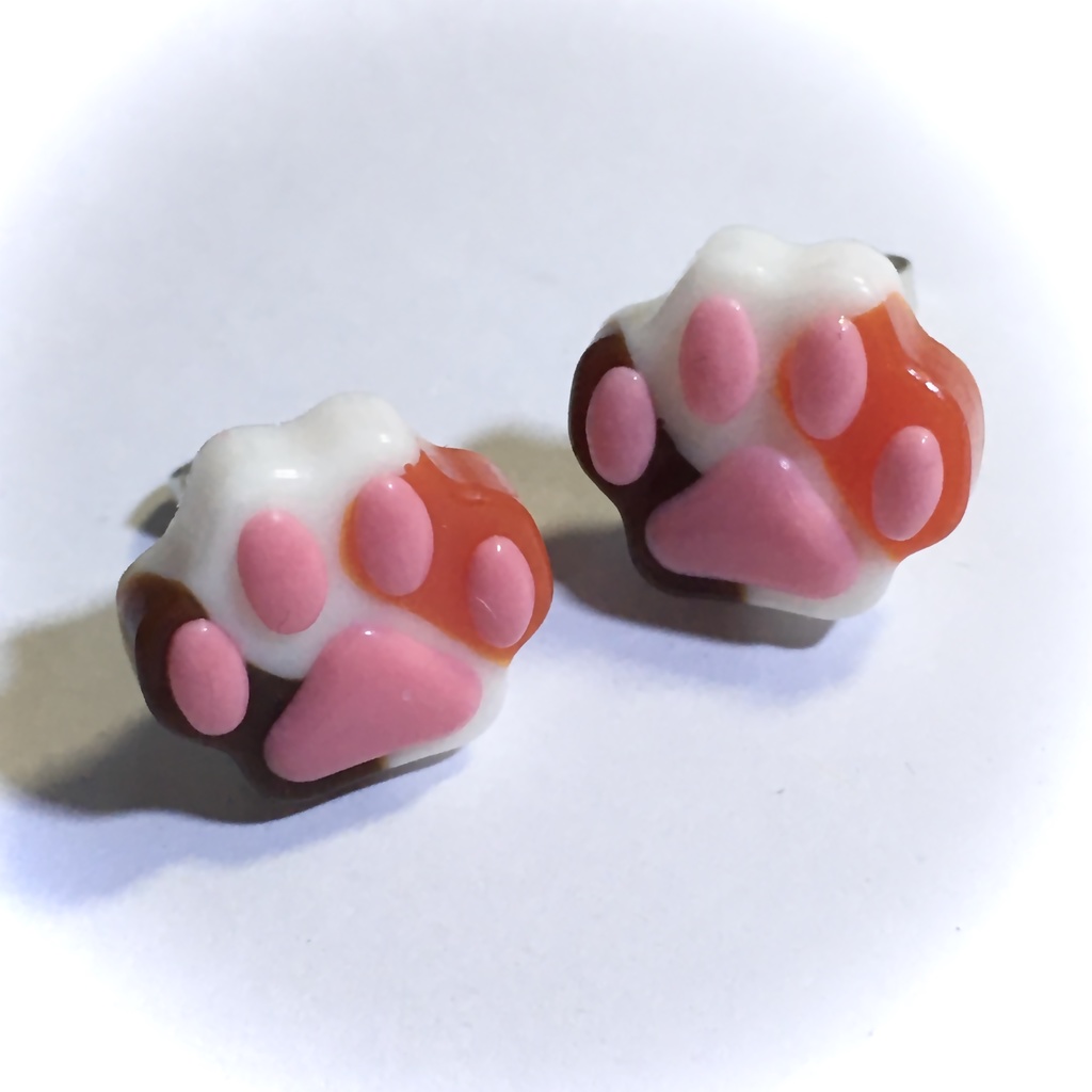 五丁目の猫 肉球ピアス