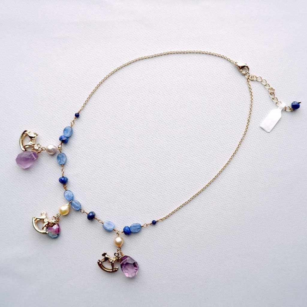 煌めく宵の回転木馬ネックレス