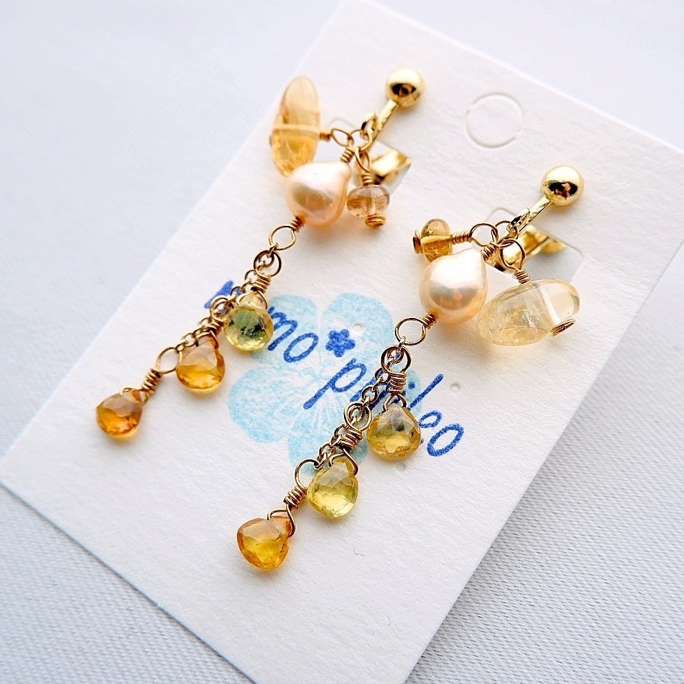 こぼれ落ちる蜜のイヤリング/ピアス