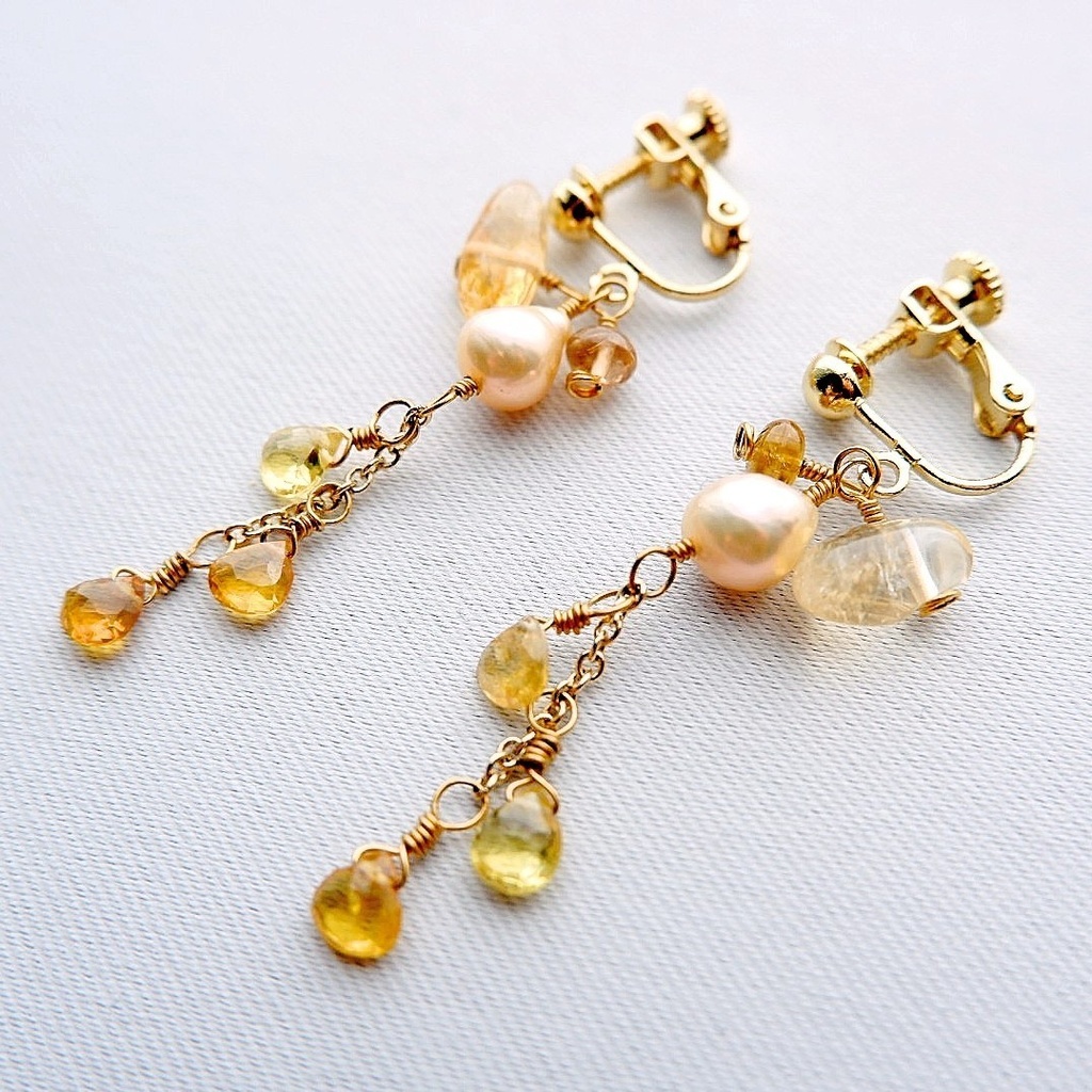 こぼれ落ちる蜜のイヤリング/ピアス