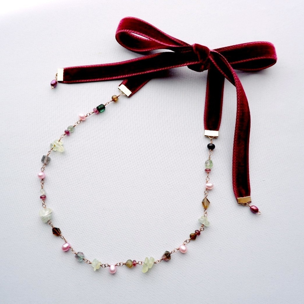 袖振る花野のチョーカーネックレス