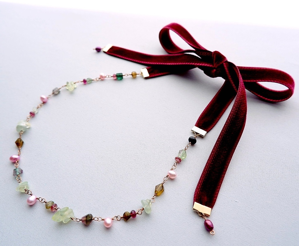 袖振る花野のチョーカーネックレス