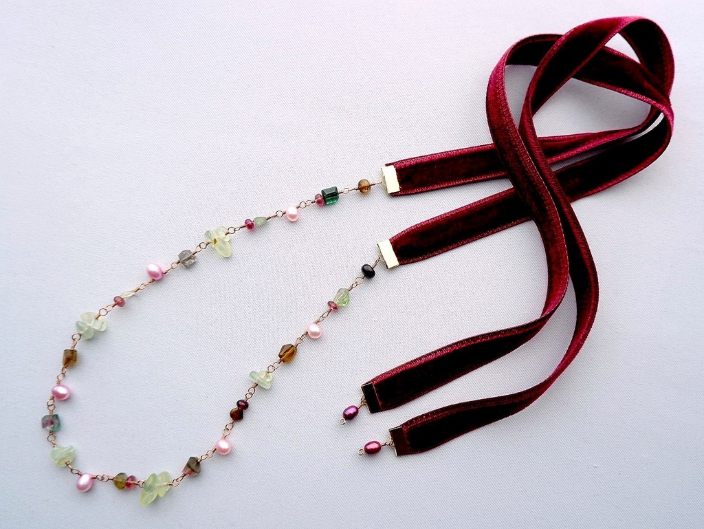 袖振る花野のチョーカーネックレス