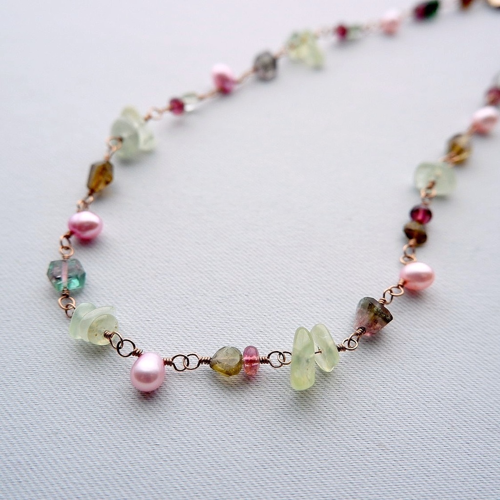 袖振る花野のチョーカーネックレス