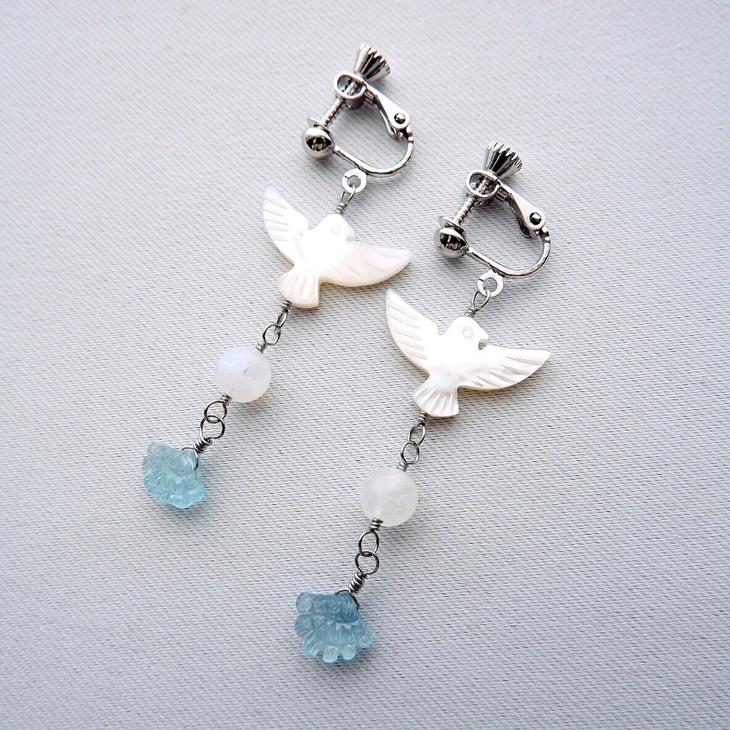 水浴びする鳥たちのイヤリング/ピアス