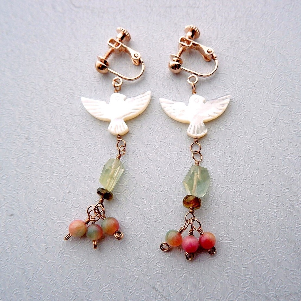 実り啄む鳥たちのイヤリング/ピアス