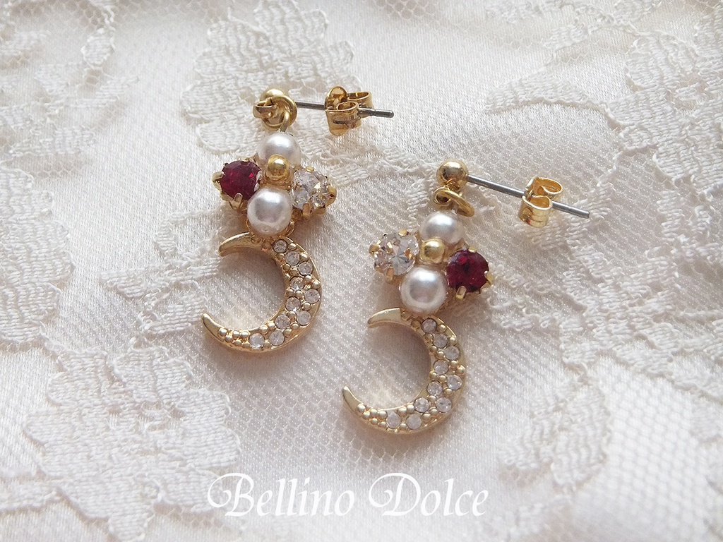 紅月ピアス(イヤリング)