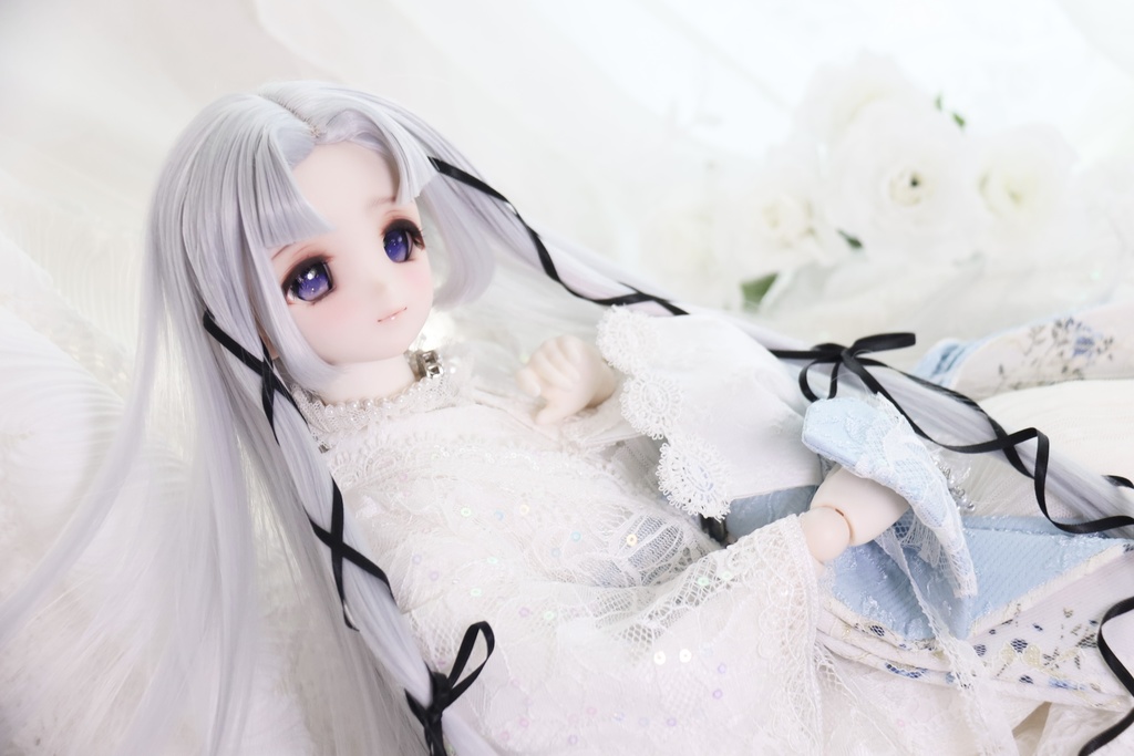 【再開時期未定】 1/3ドールウィッグ 柔らか繊維センター分け姫ロングリボン結び