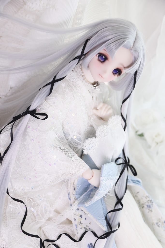 【再開時期未定】 1/3ドールウィッグ 柔らか繊維センター分け姫ロングリボン結び