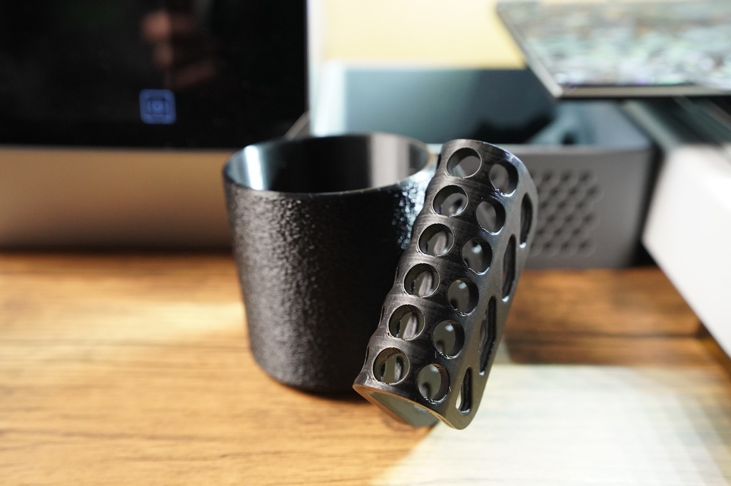 受注生産 Z34用 カップホルダー(助手席側)Ver.3|3Dプリント製・未処理 RHD