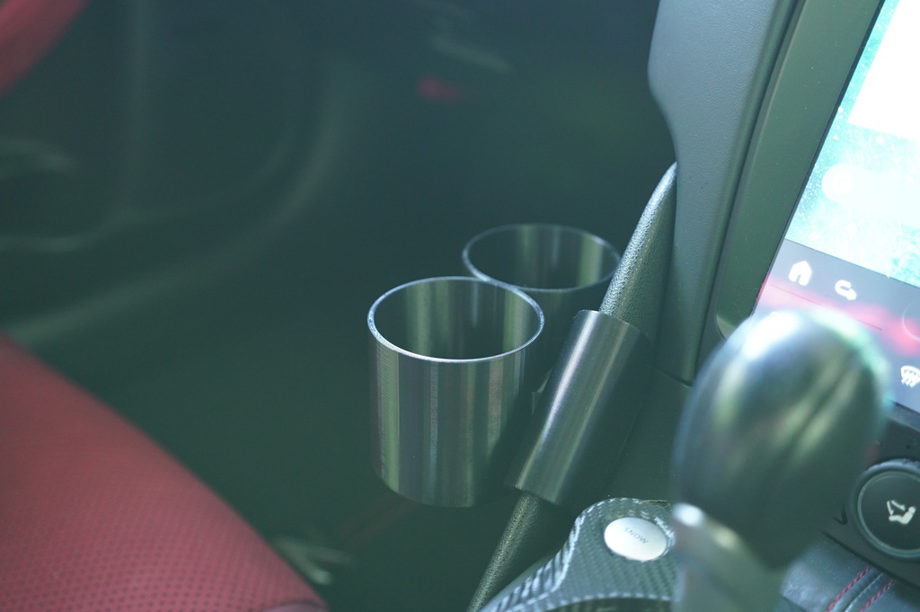 純正と同じボトル高さに対応。Z34専用 ダブルカップホルダー【先行販売】