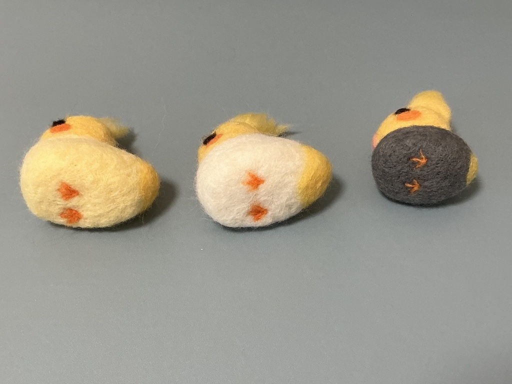 羊毛フェルトで作ったオカメインコ