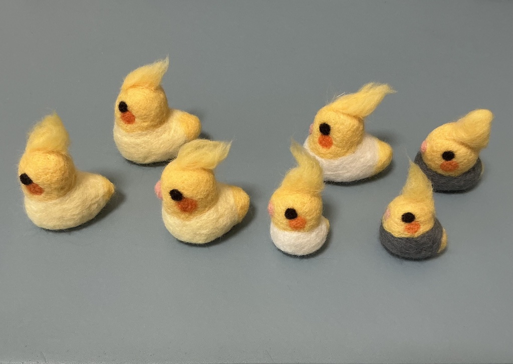 羊毛フェルトで作ったオカメインコ