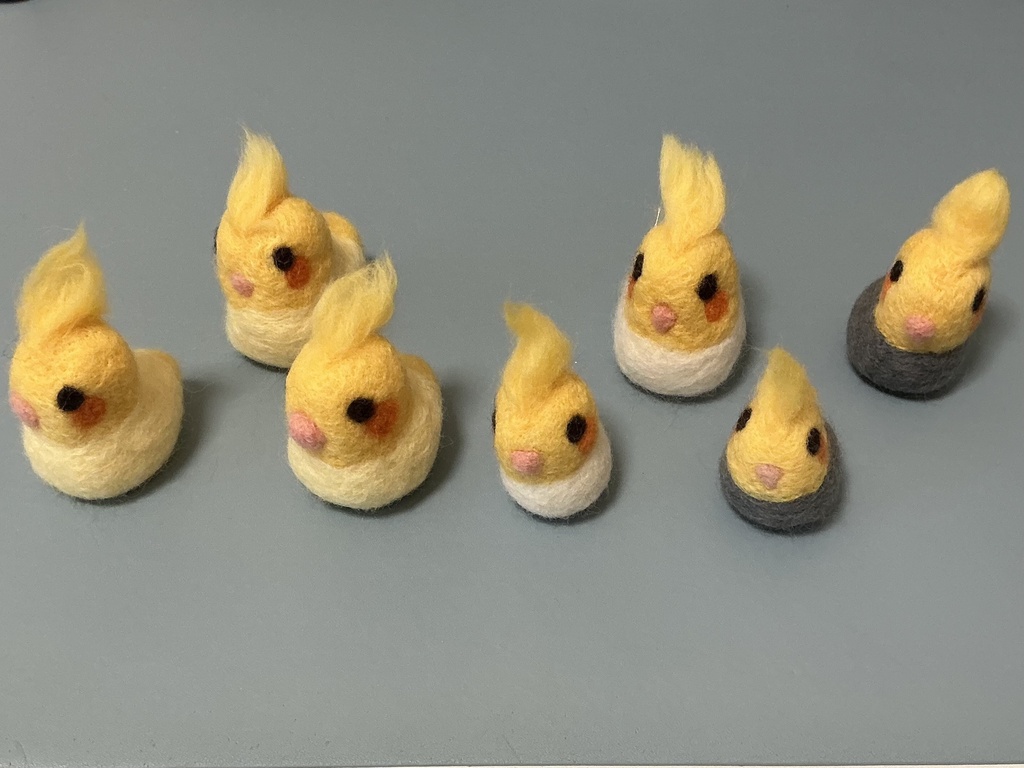 羊毛フェルトで作ったオカメインコ