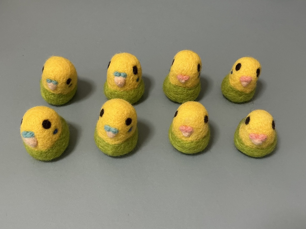 羊毛フェルトで作ったセキセイインコ　黄緑×黄