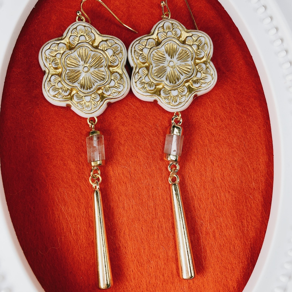 チャイナモチーフピアス　水晶