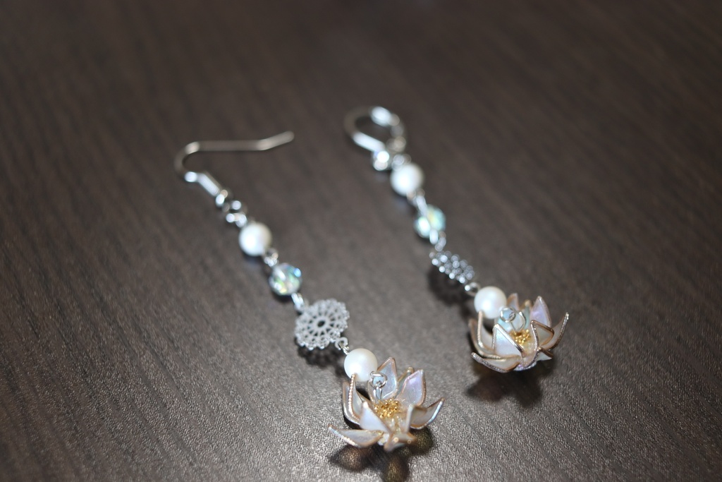 暁星塵イメージピアス