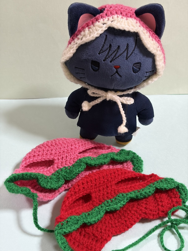 with CAT いちごほっかむり