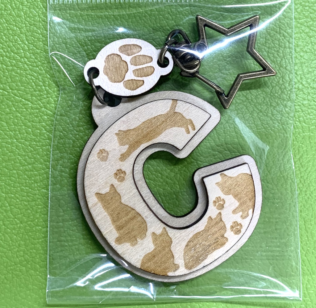 猫のウッドキーホルダー