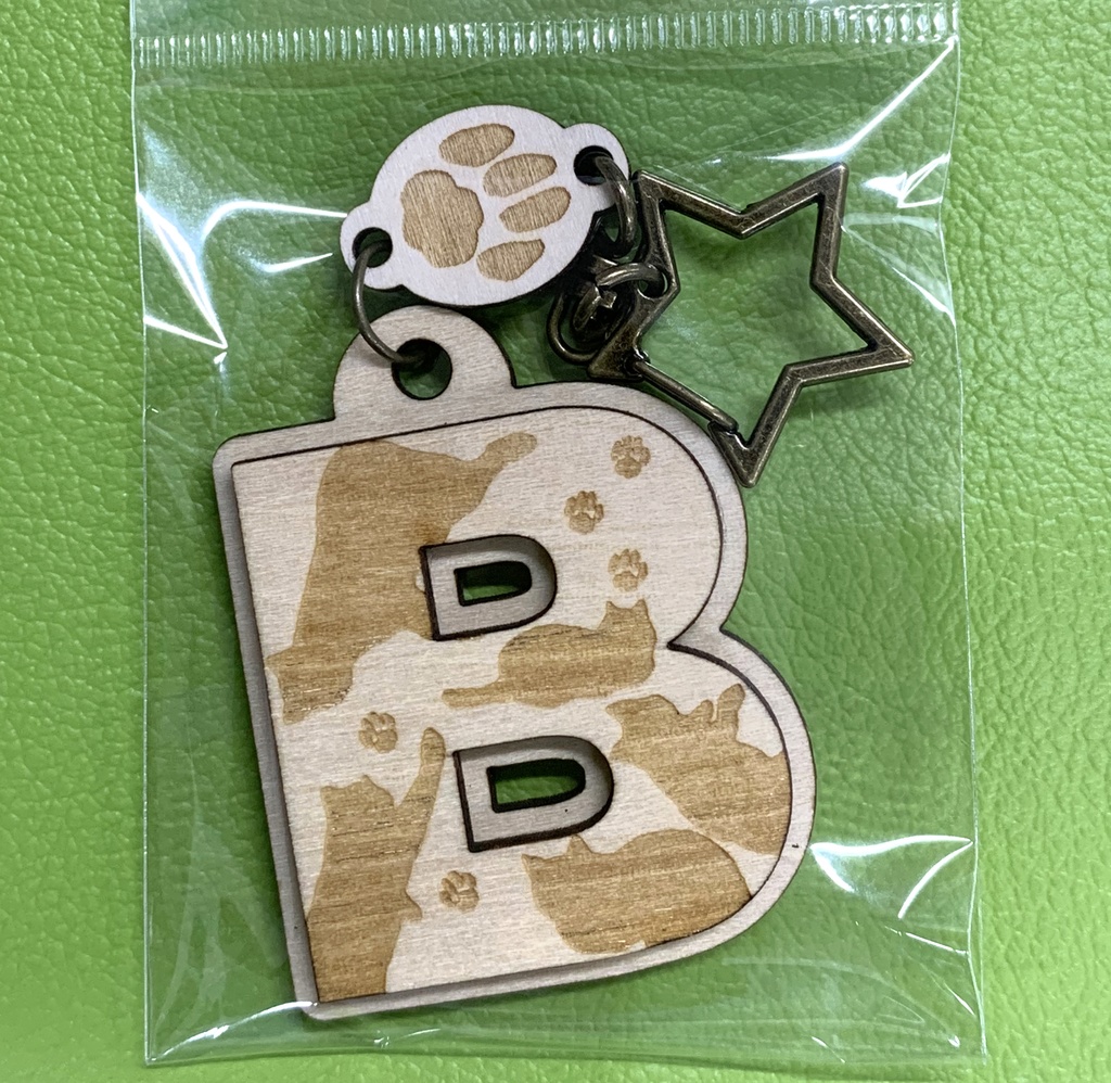 猫のウッドキーホルダー