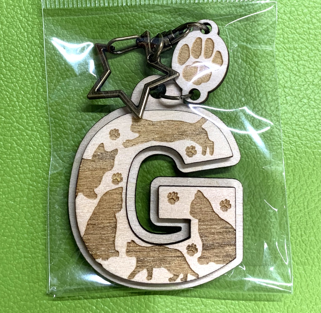 猫のウッドキーホルダー