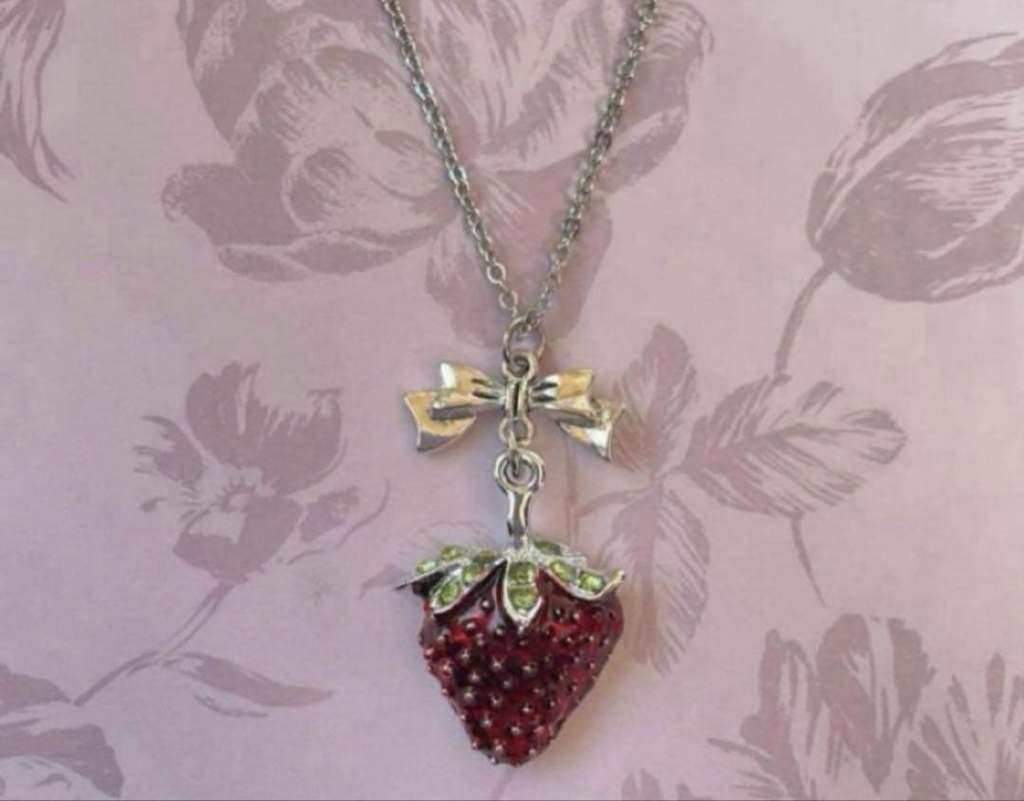 いちご♡リボンネックレス 量産型 地雷 ゴスロリ ロリータ 天使界隈